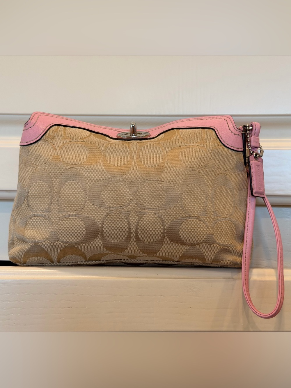 HTF Vintage Y2K Coach Signature Mini Turnlock Wristlet PINK